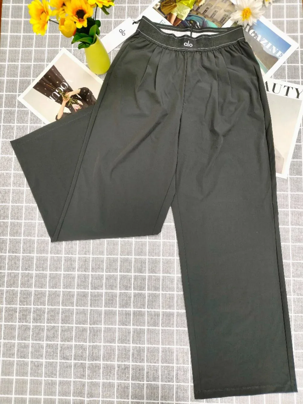Brand New Alo Yoga💯Comfortable Trouser Deep Gray 30-inch (Regular)🥰